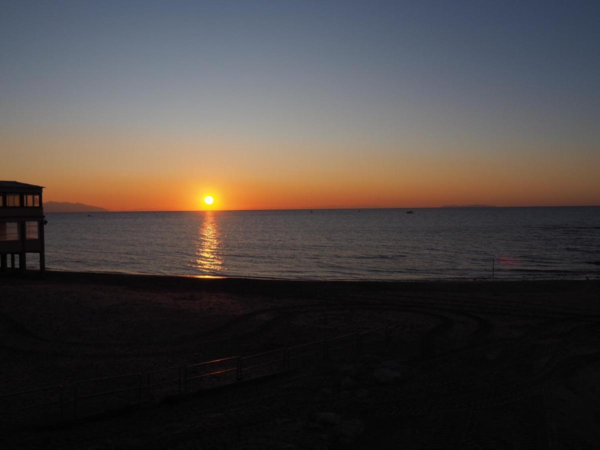 Casa Velia 78Mq A 30 Metri Dal Mare Di San Vincenzo Apartment Luaran gambar