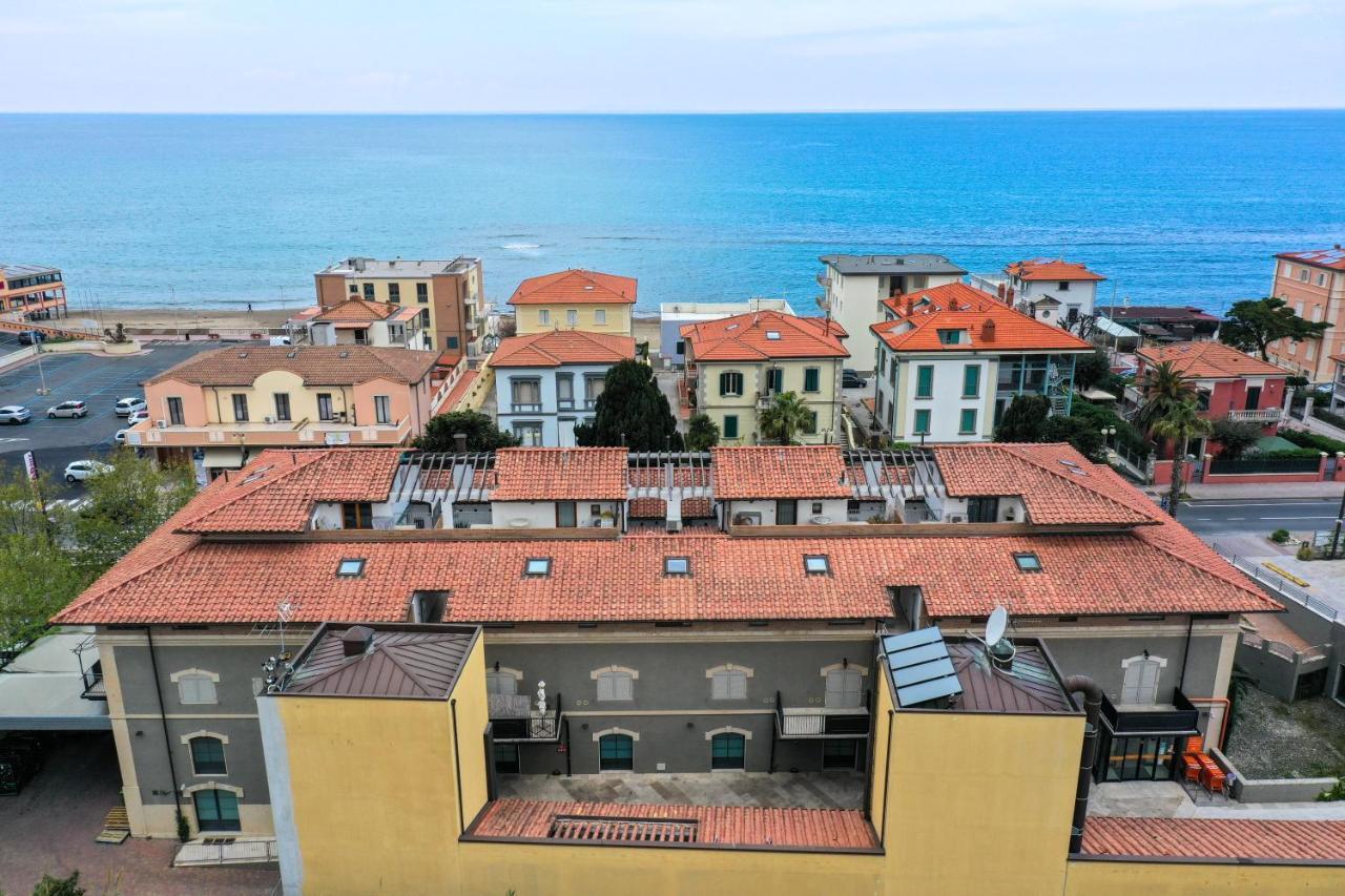 Casa Velia 78Mq A 30 Metri Dal Mare Di San Vincenzo Apartment Luaran gambar